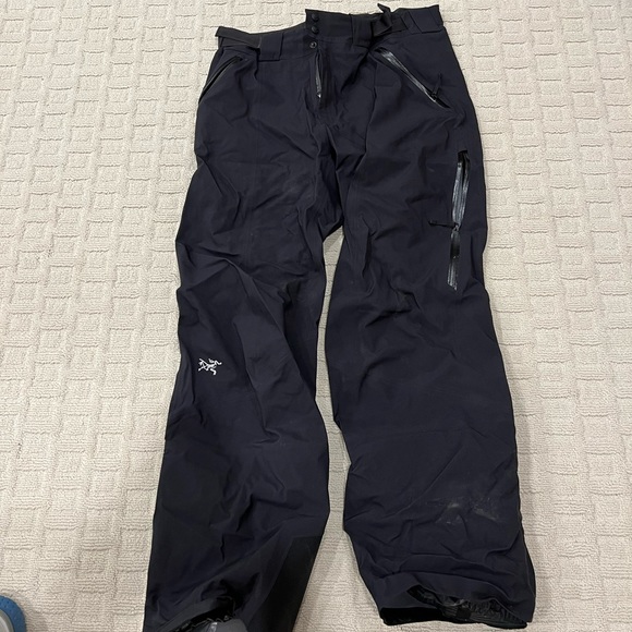 Arc’teryx ski pants - Picture 1 of 4